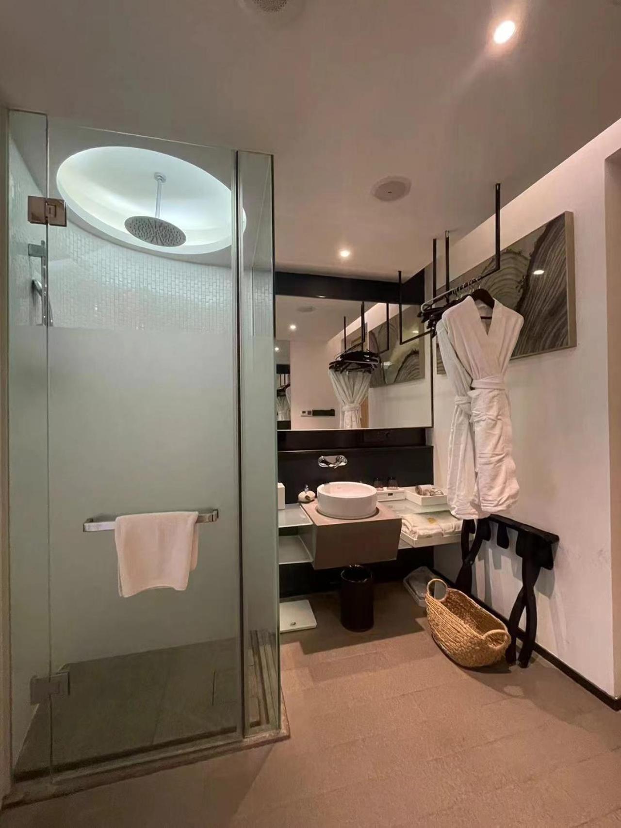 Jinshanling Great Wall Hotel Ченгде Екстериор снимка